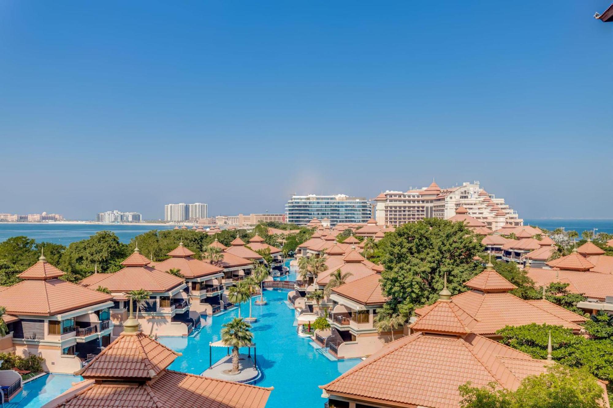 Luxury Azizi Mina Beachfront Apartments Дубай Екстериор снимка