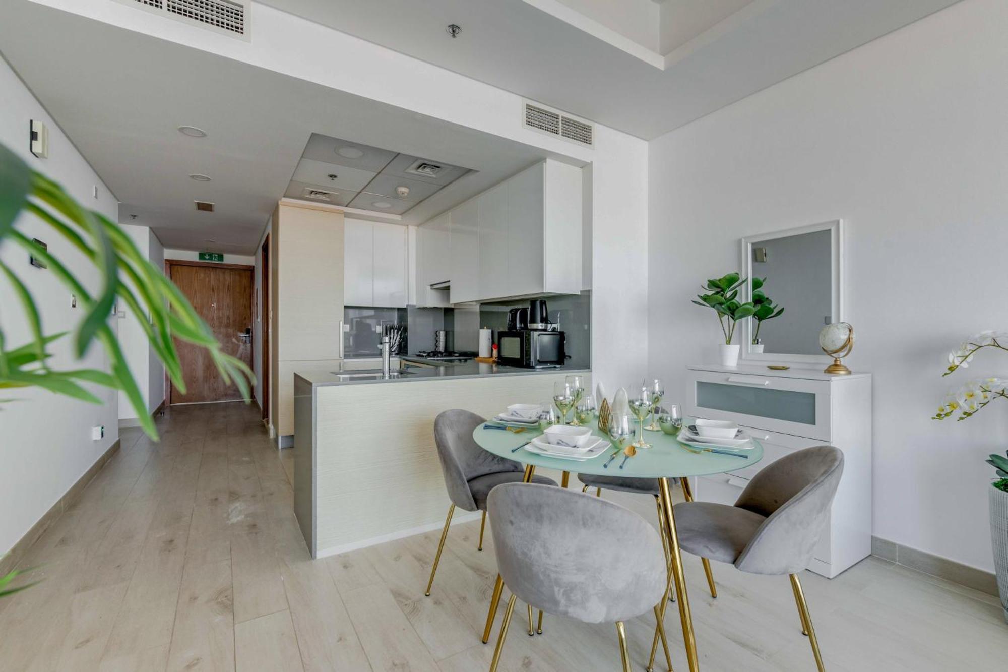 Luxury Azizi Mina Beachfront Apartments Дубай Екстериор снимка