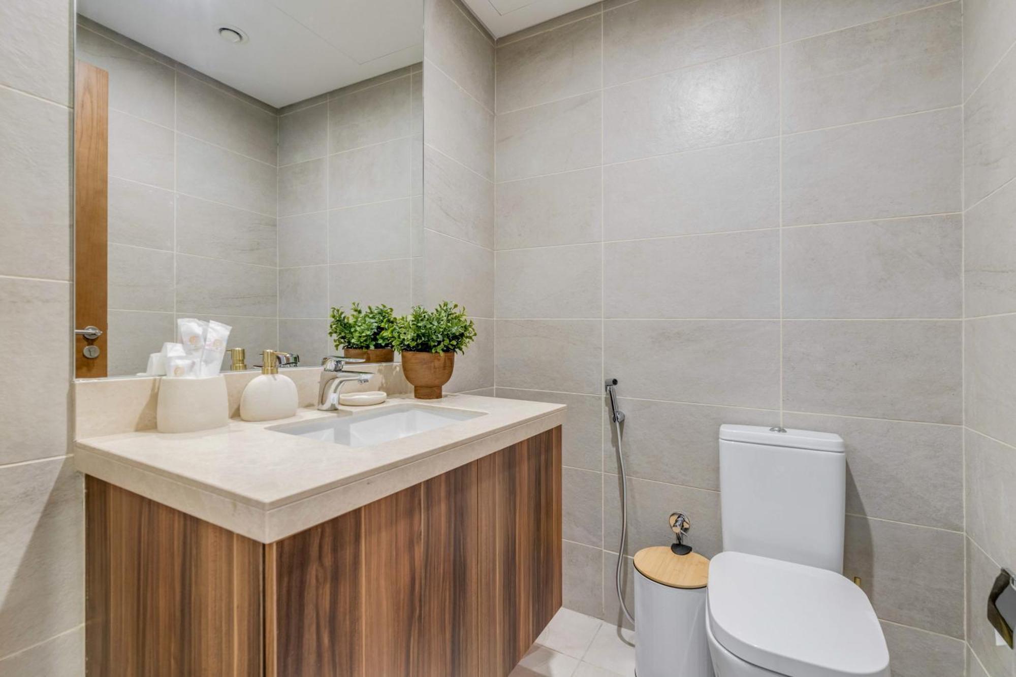 Luxury Azizi Mina Beachfront Apartments Дубай Екстериор снимка