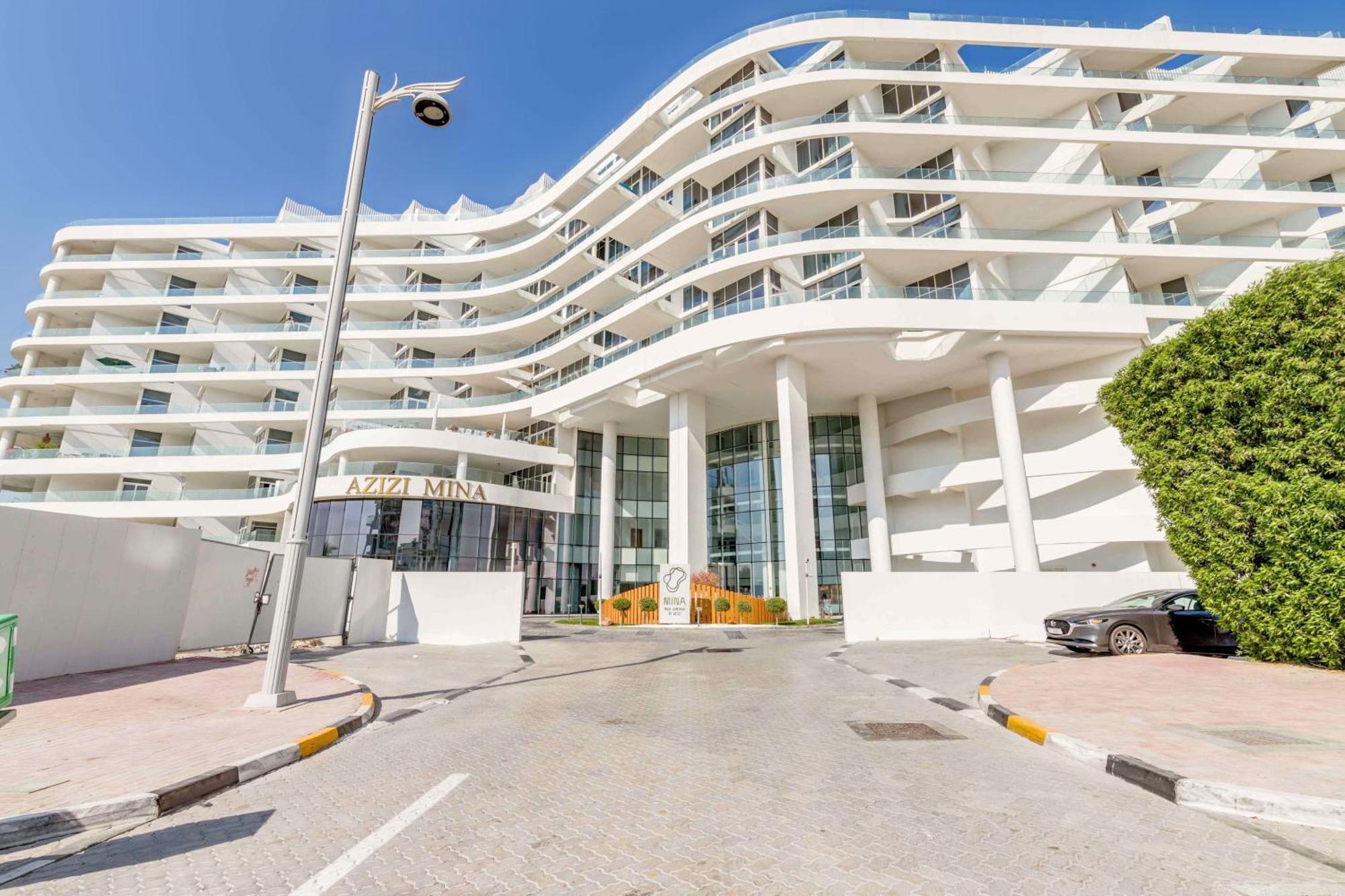 Luxury Azizi Mina Beachfront Apartments Дубай Екстериор снимка
