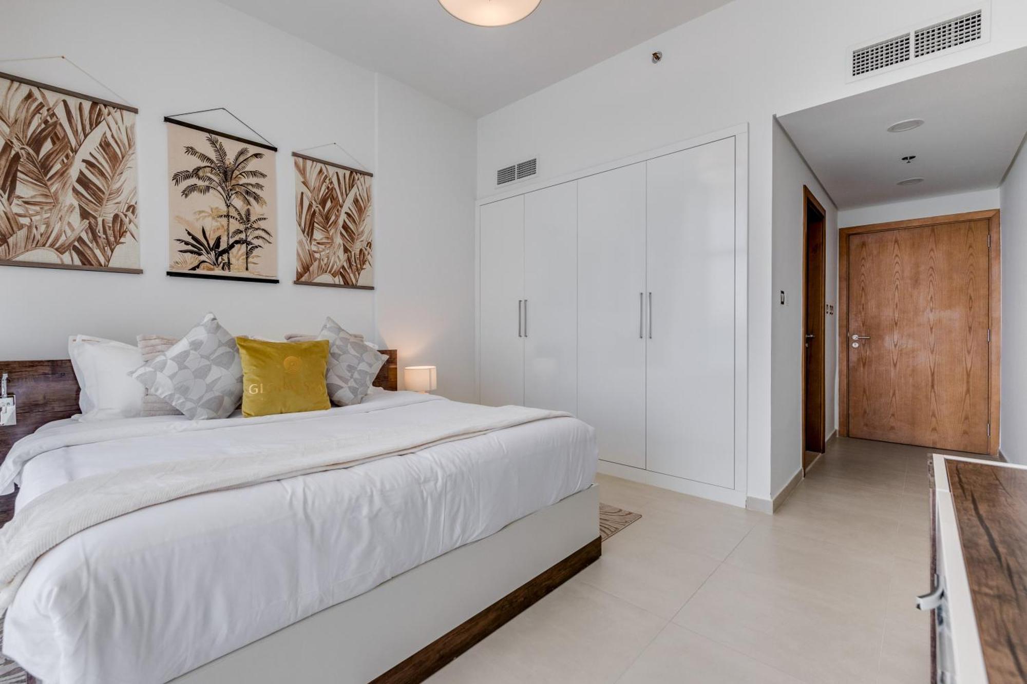 Luxury Azizi Mina Beachfront Apartments Дубай Екстериор снимка