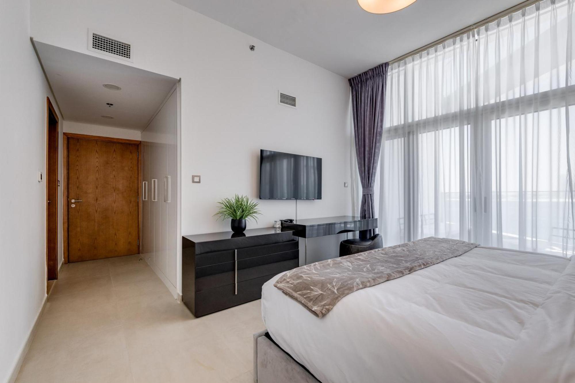 Luxury Azizi Mina Beachfront Apartments Дубай Екстериор снимка
