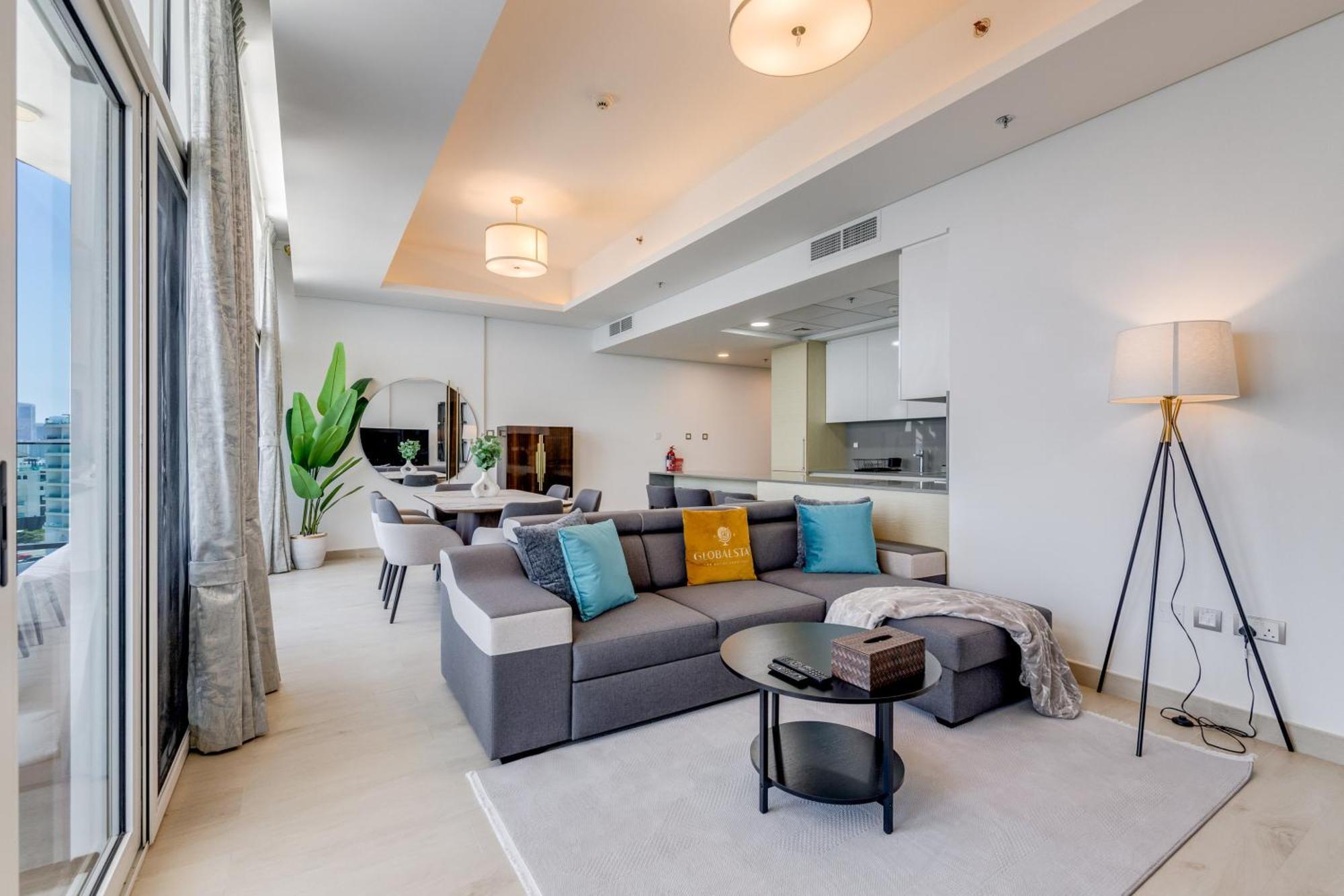 Luxury Azizi Mina Beachfront Apartments Дубай Екстериор снимка