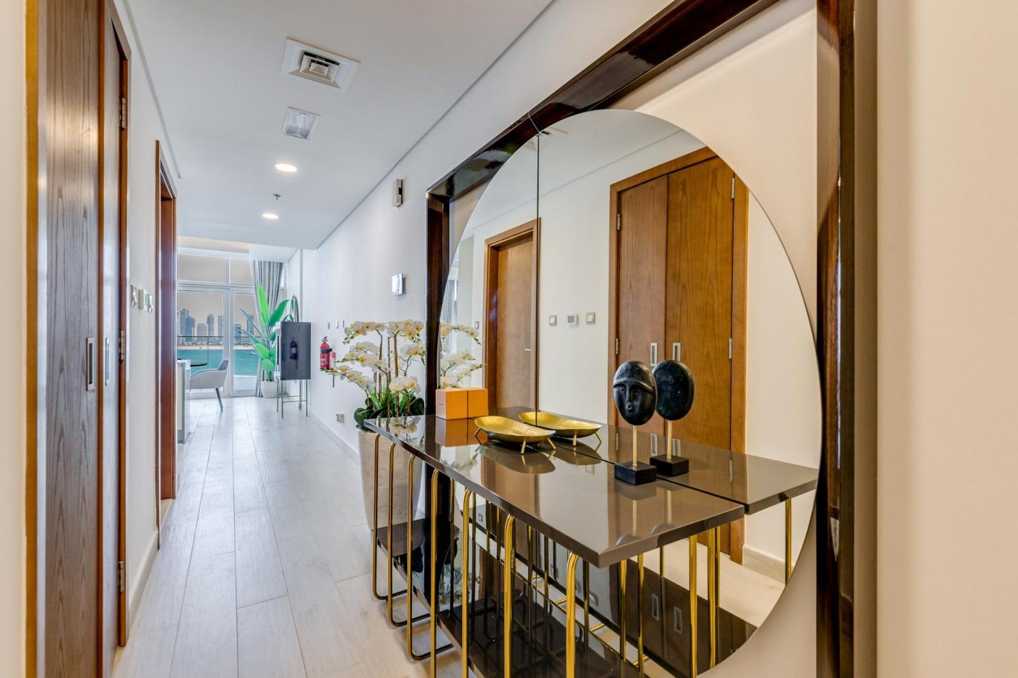 Luxury Azizi Mina Beachfront Apartments Дубай Екстериор снимка